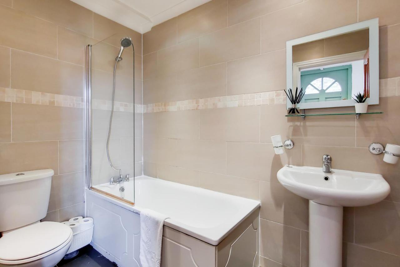 Welcomestay Tooting Broadway 3 Bedroom Apartment Лондон Екстериор снимка